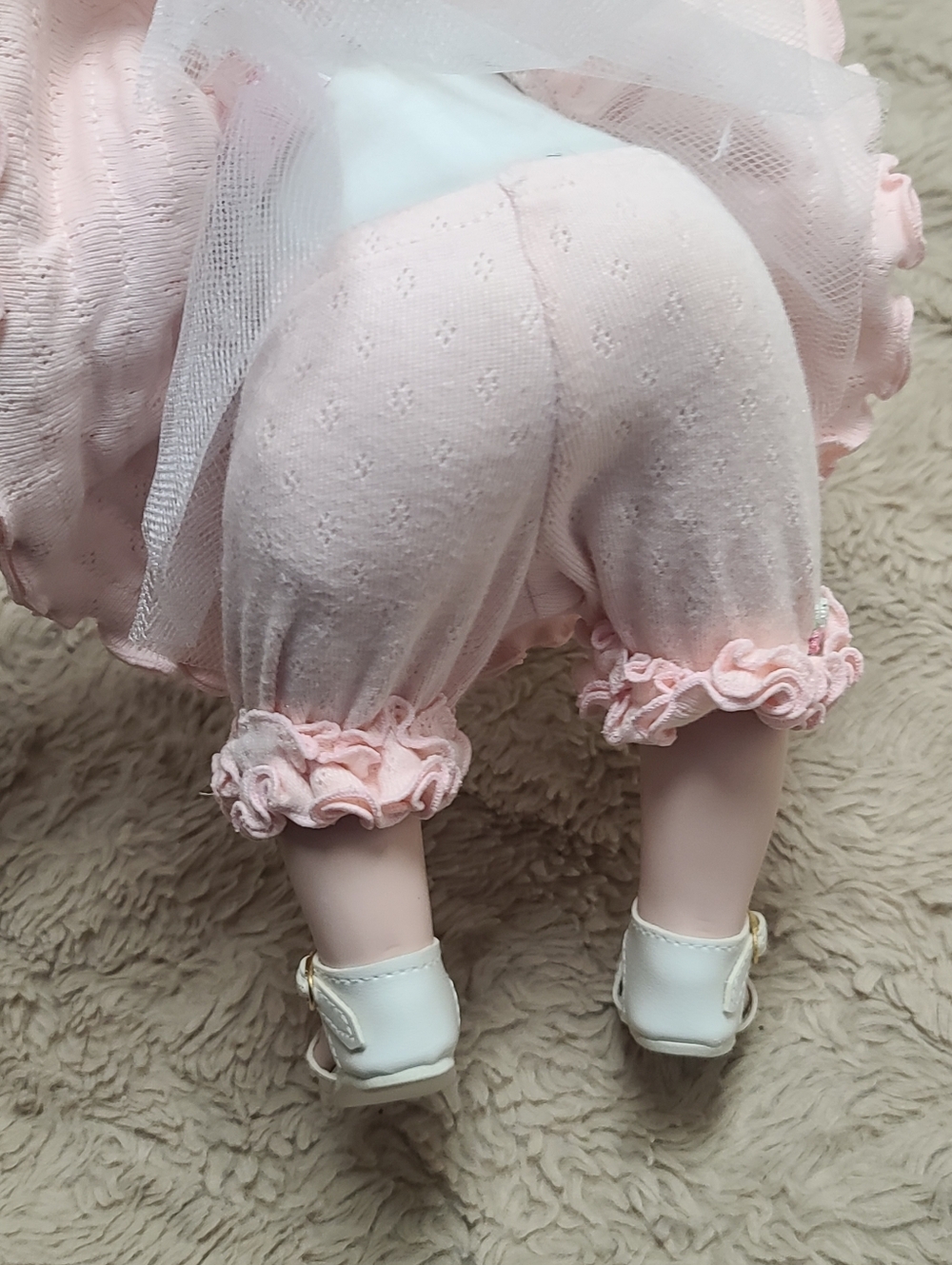 Marie Osmond, Small Talk, Limited Edition Ruffled Pink Outfit - Picture 6 of 9